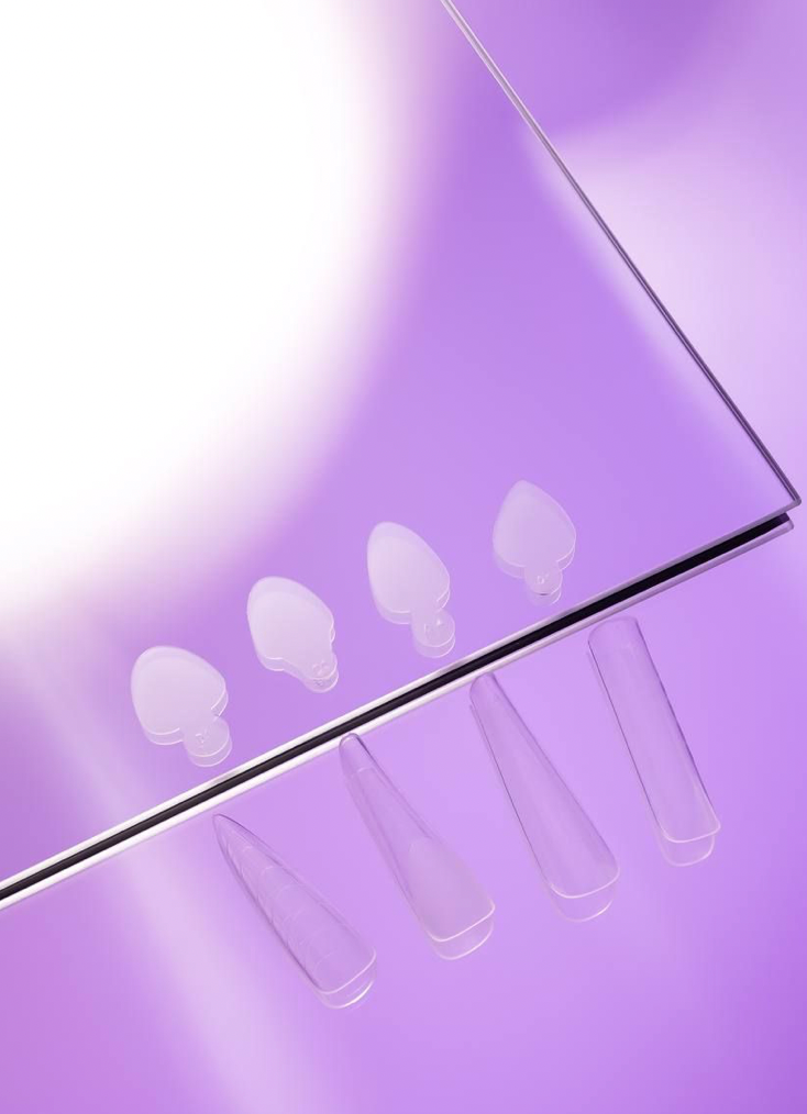 DNKa’ French Set Multifunctionality and convenience are the main features of this set. It includes reusable upper forms for modeling different shapes and silicone molds to match them