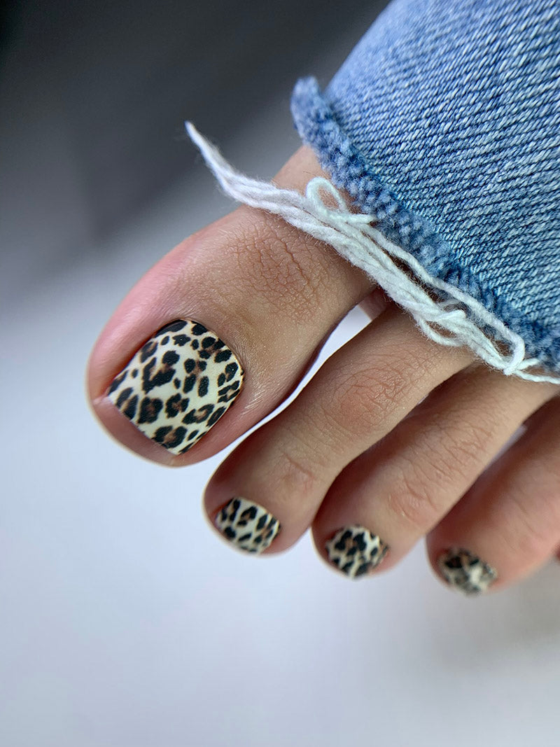 Pedicure wraps Leo brown